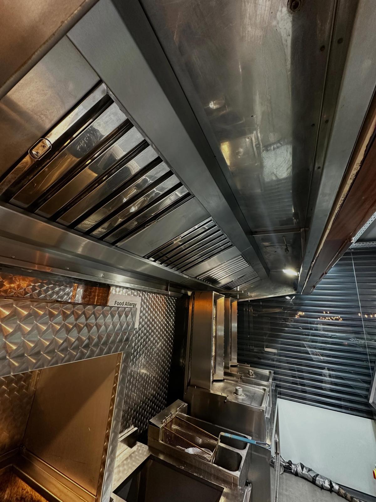 Commercial kitchen sink unit